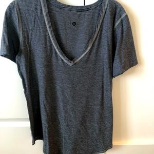 lululemon grey & white mini stripe, v neck short sleeve, size 6